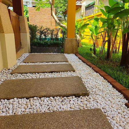 Karon Pool Villa 卡伦3卧泳池别墅 Exterior foto