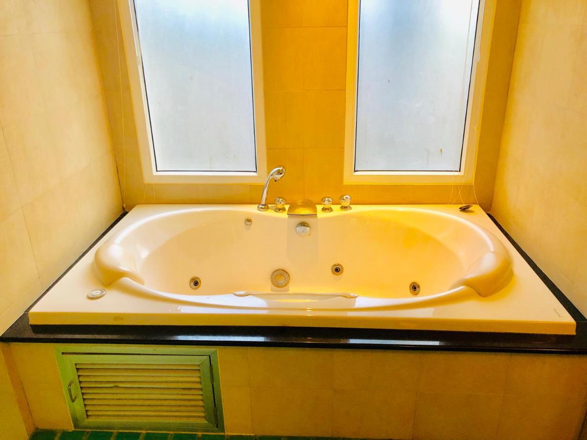 Karon Pool Villa 卡伦3卧泳池别墅 Exterior foto
